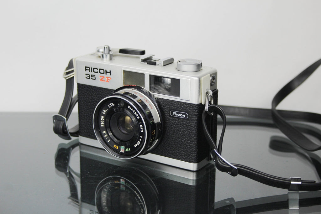 Ricoh 35 ZF - Dutch|Thrift