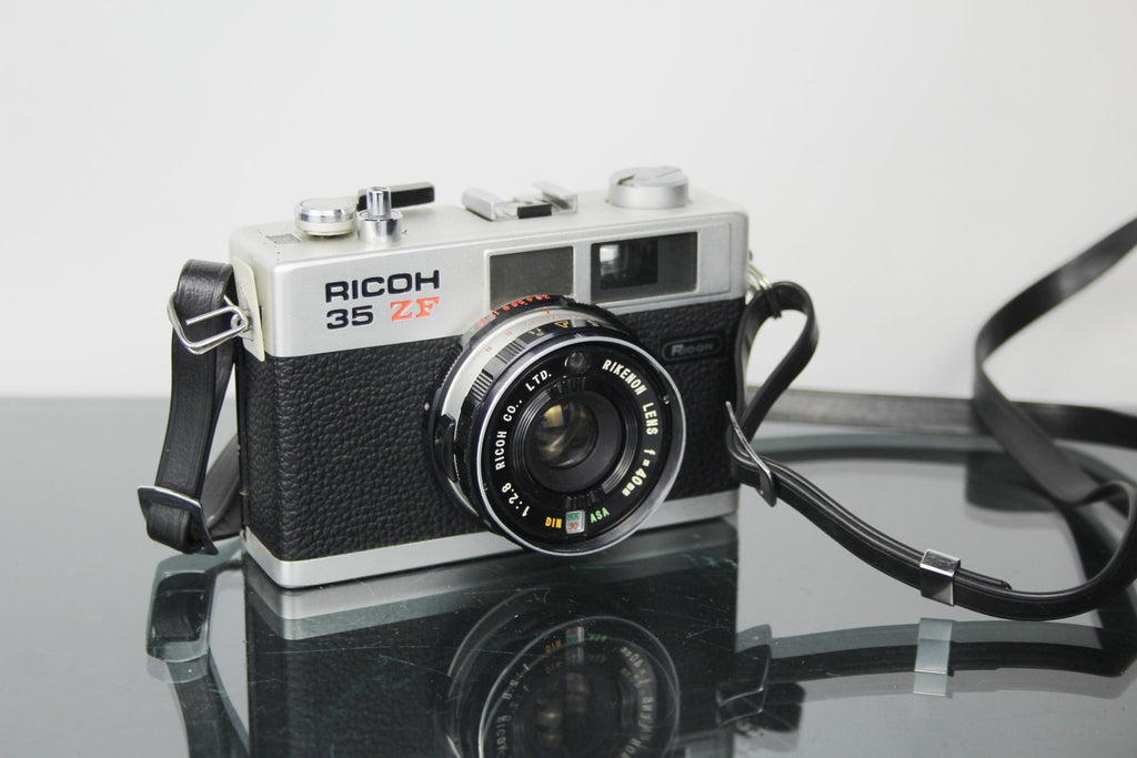 Ricoh 35 ZF - Dutch|Thrift