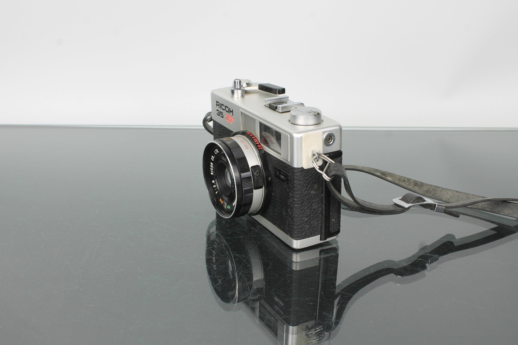 Ricoh 35 ZF Rangefinder Film Camera - Rikenon 40mm f/2.8 – Dutch