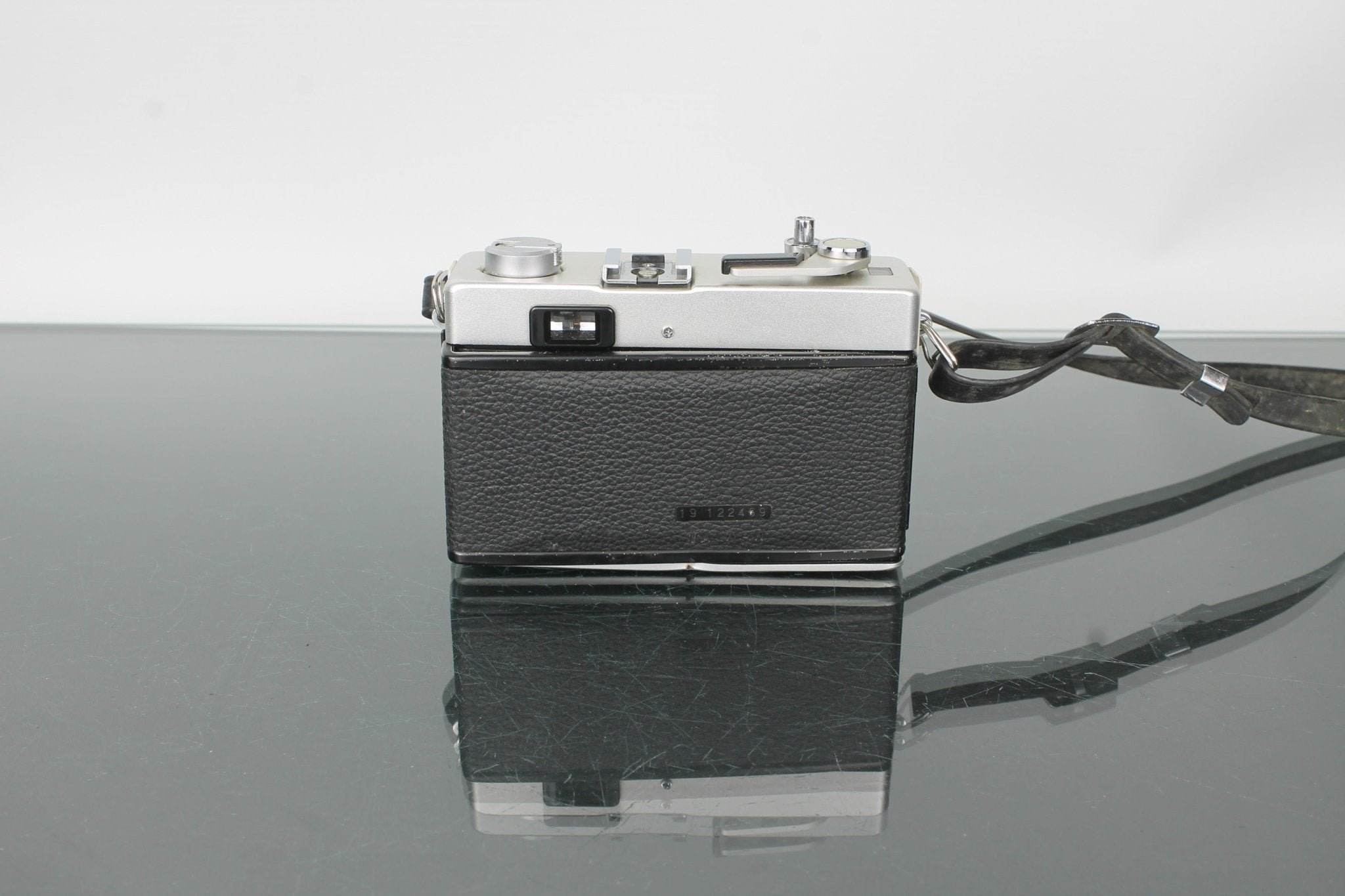 Ricoh 35 ZF Rangefinder Film Camera - Rikenon 40mm f/2.8 – Dutch