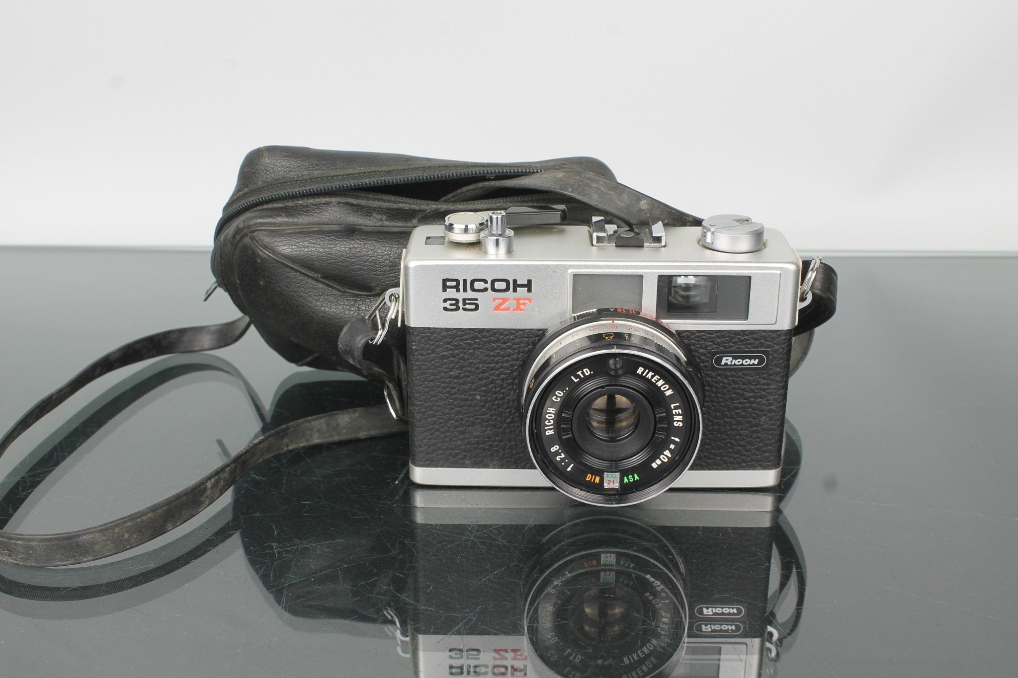 Ricoh 35 ZF Rangefinder Film Camera - Rikenon 40mm f/2.8 – Dutch