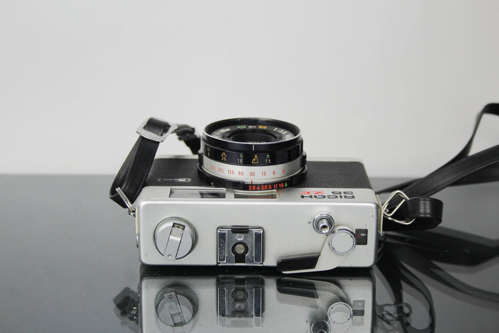 Ricoh 35 ZF - Dutch|Thrift