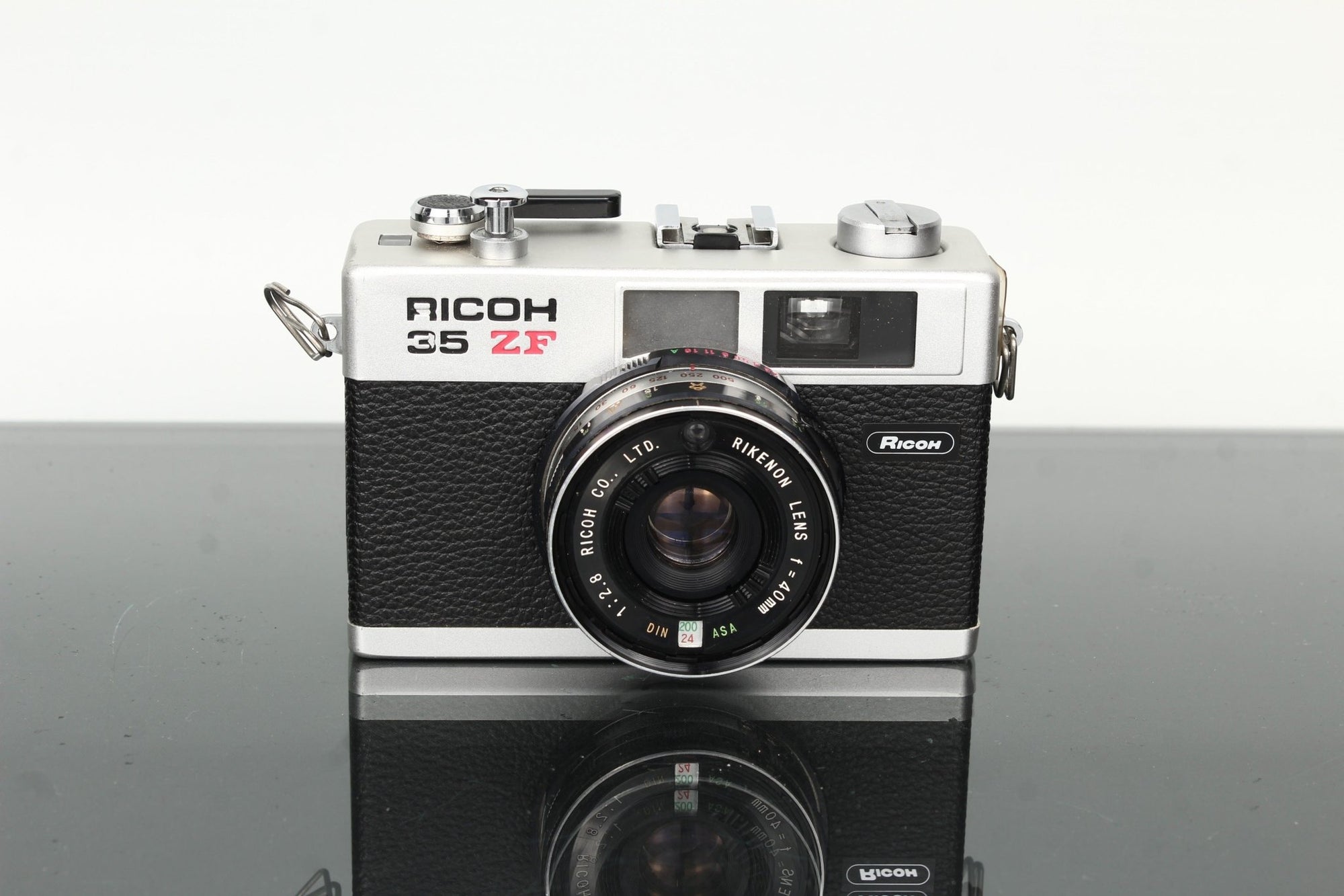 Ricoh 35 ZF - Dutch|Thrift