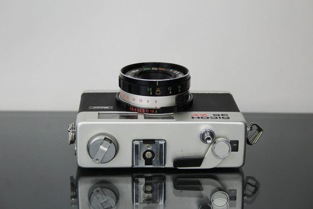 Ricoh 35 ZF - Dutch|Thrift