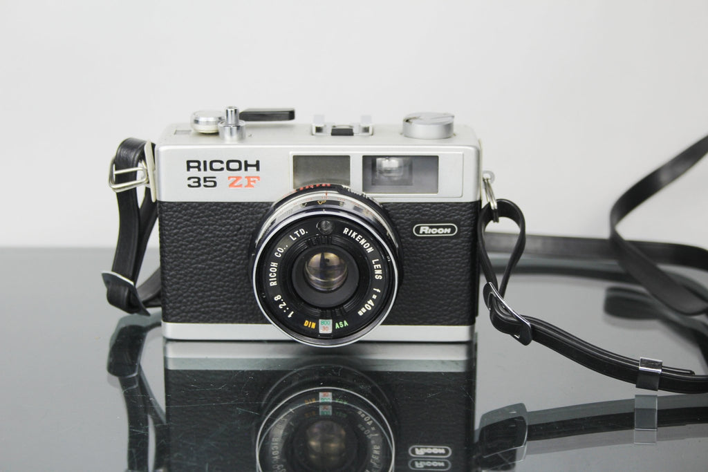 Ricoh 35 ZF - Dutch|Thrift