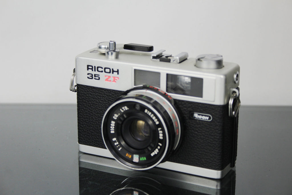 Ricoh 35 ZF - Dutch|Thrift