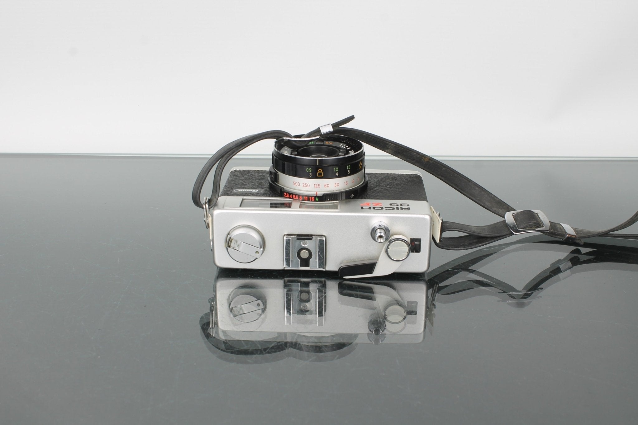 Ricoh 35 ZF Rangefinder Film Camera - Rikenon 40mm f/2.8 – Dutch