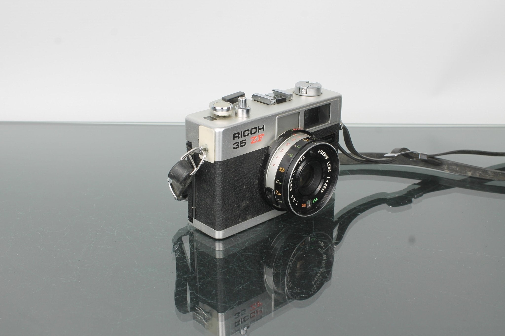 Ricoh 35 ZF Rangefinder Film Camera - Rikenon 40mm f/2.8 – Dutch