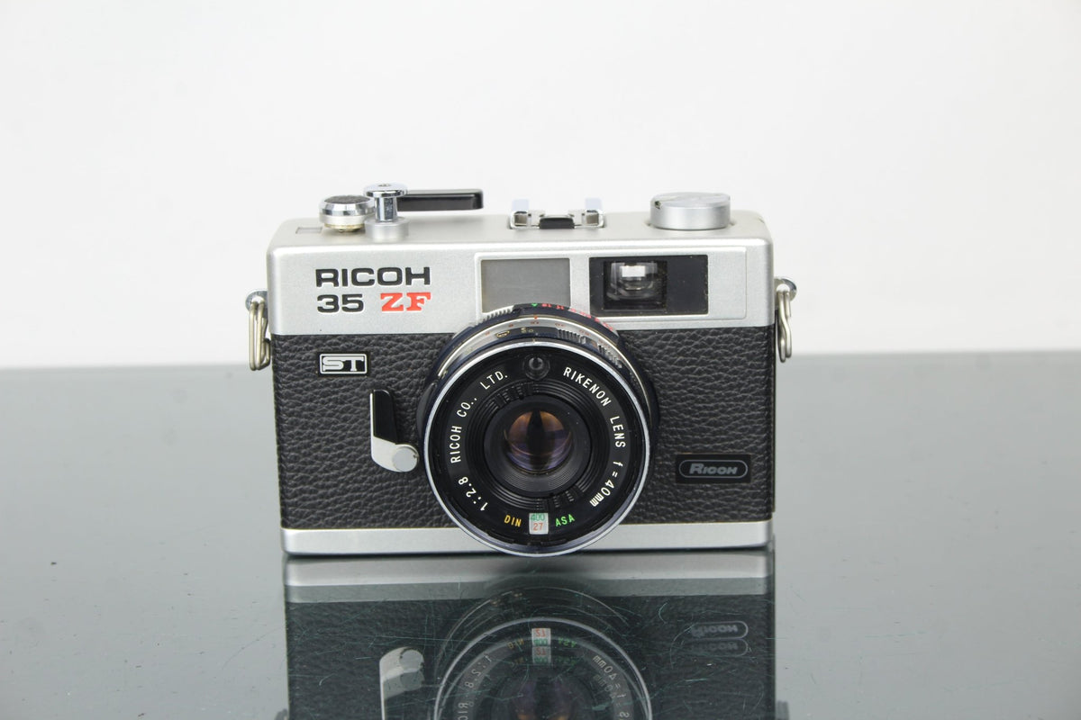 Ricoh 35 ZF - Dutch|Thrift