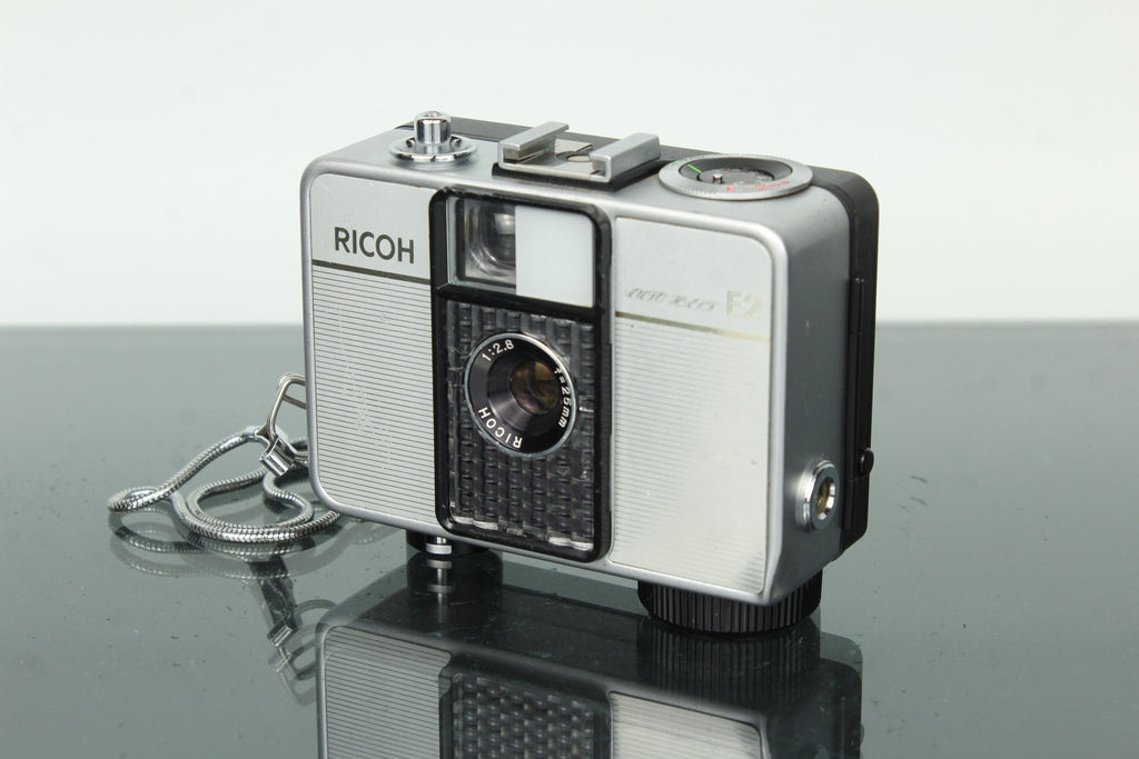 Ricoh Auto Half E2 - Dutch|Thrift
