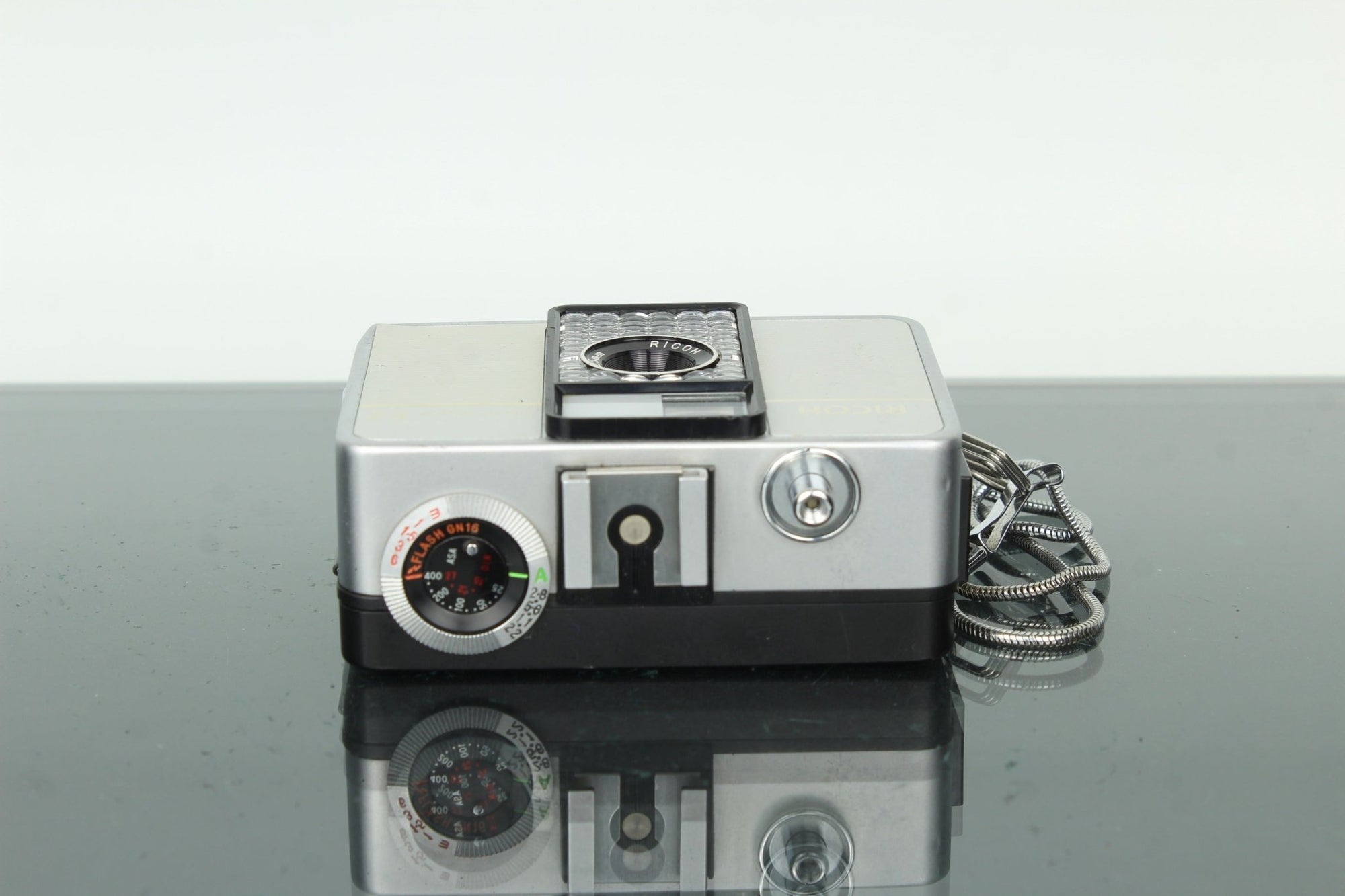 Ricoh Auto Half E2 - Dutch|Thrift