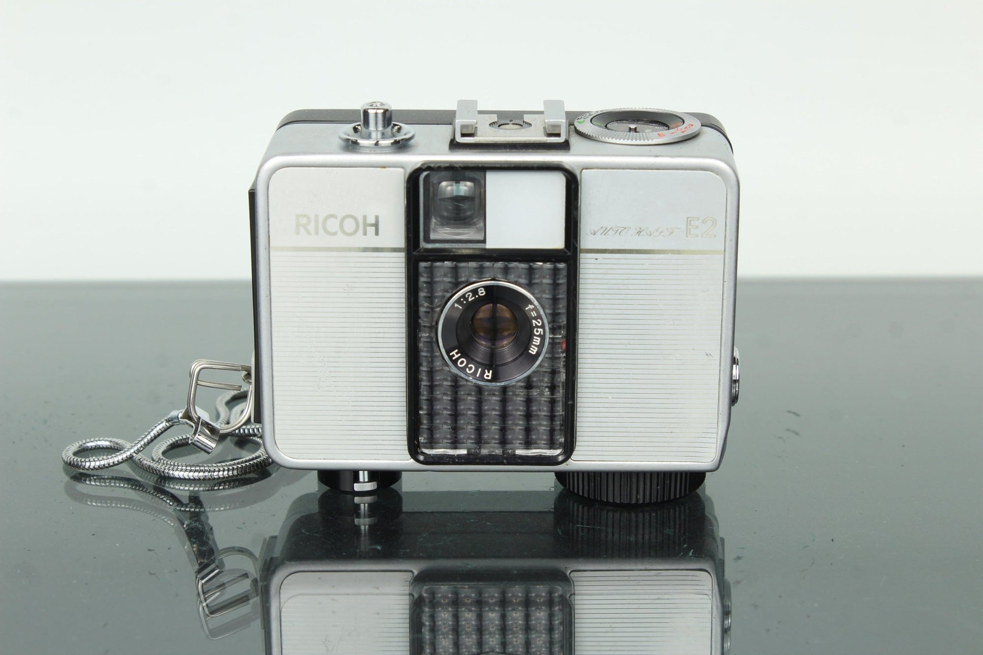Ricoh Auto Half E2 - Dutch|Thrift