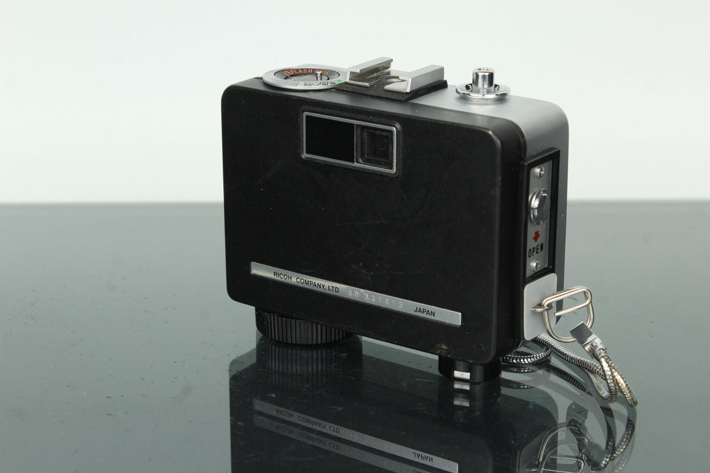 Ricoh Auto Half E2 - Dutch|Thrift