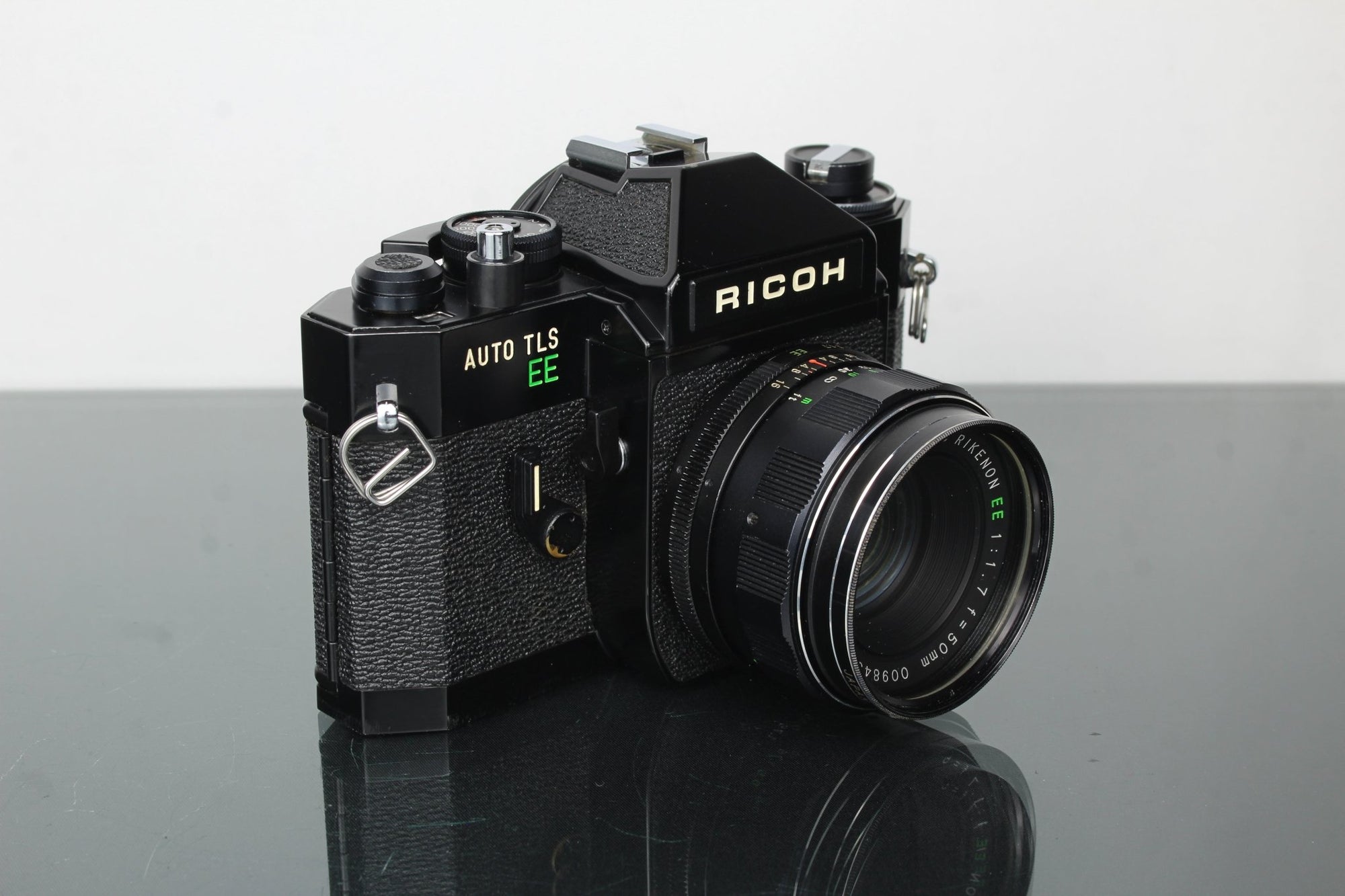 Ricoh Auto TLS EE + 50mm 1.7 Ricoh lens - Dutch|Thrift