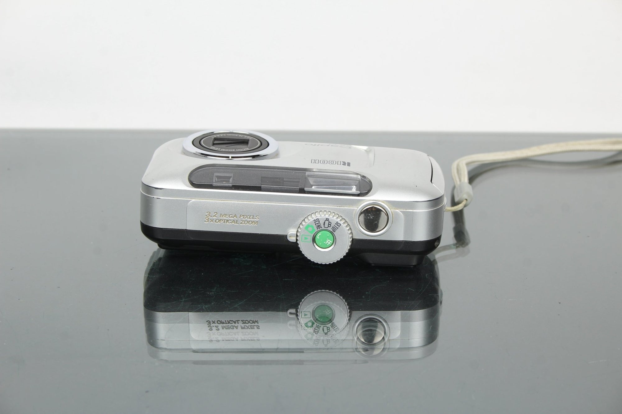 Ricoh Caplio RR30 - Dutch|Thrift