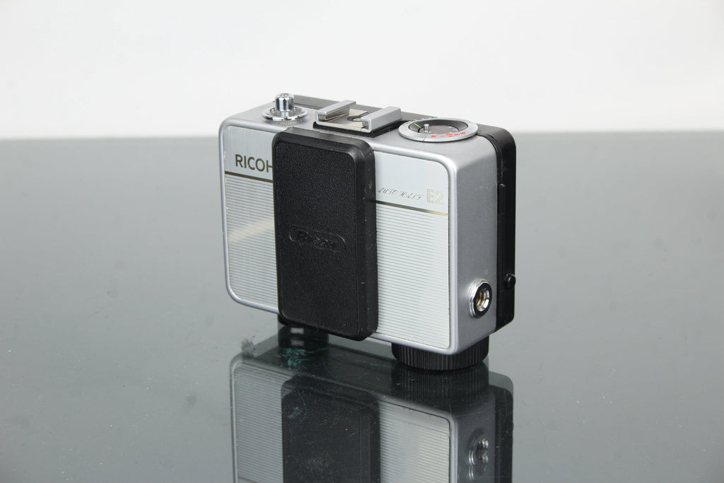 Ricoh E2 Half Frame - Dutch|Thrift