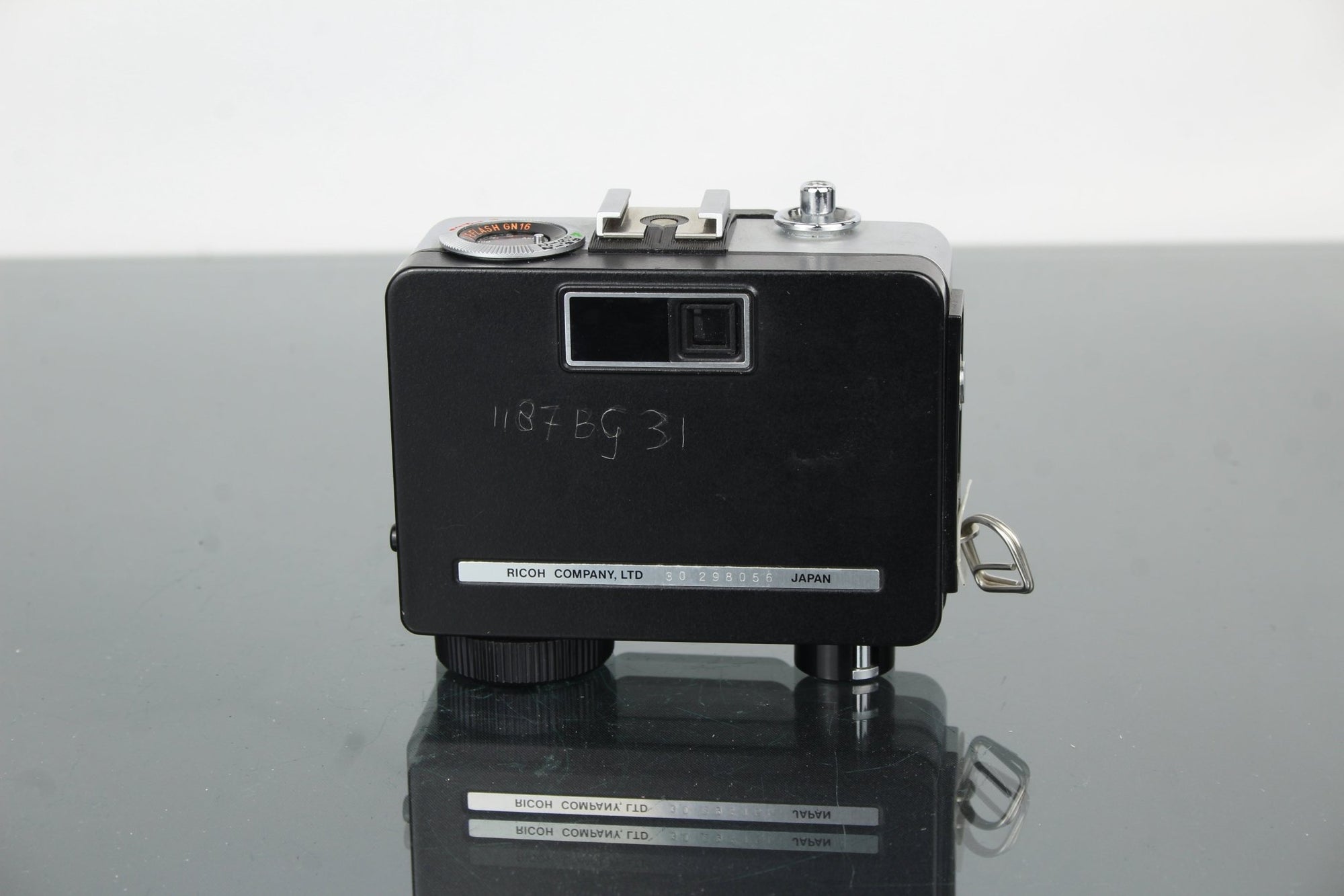 Ricoh E2 Half Frame - Dutch|Thrift