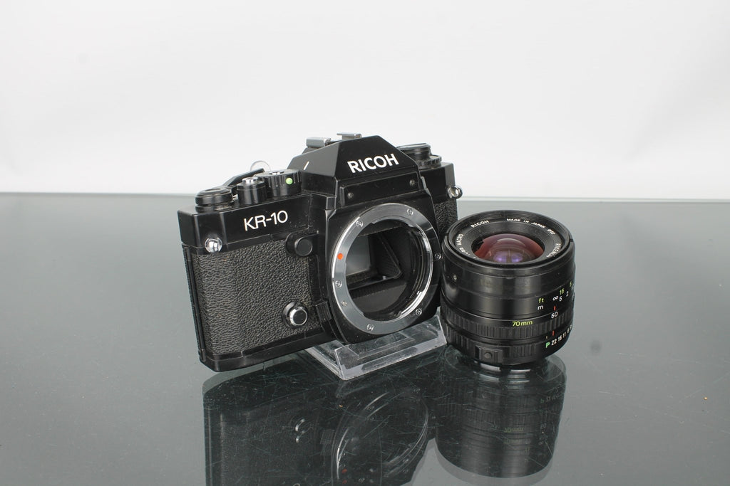 Ricoh KR - 10 + Ricoh P 35 - 70mm f/3.4 - 4.5 - Dutch|Thrift