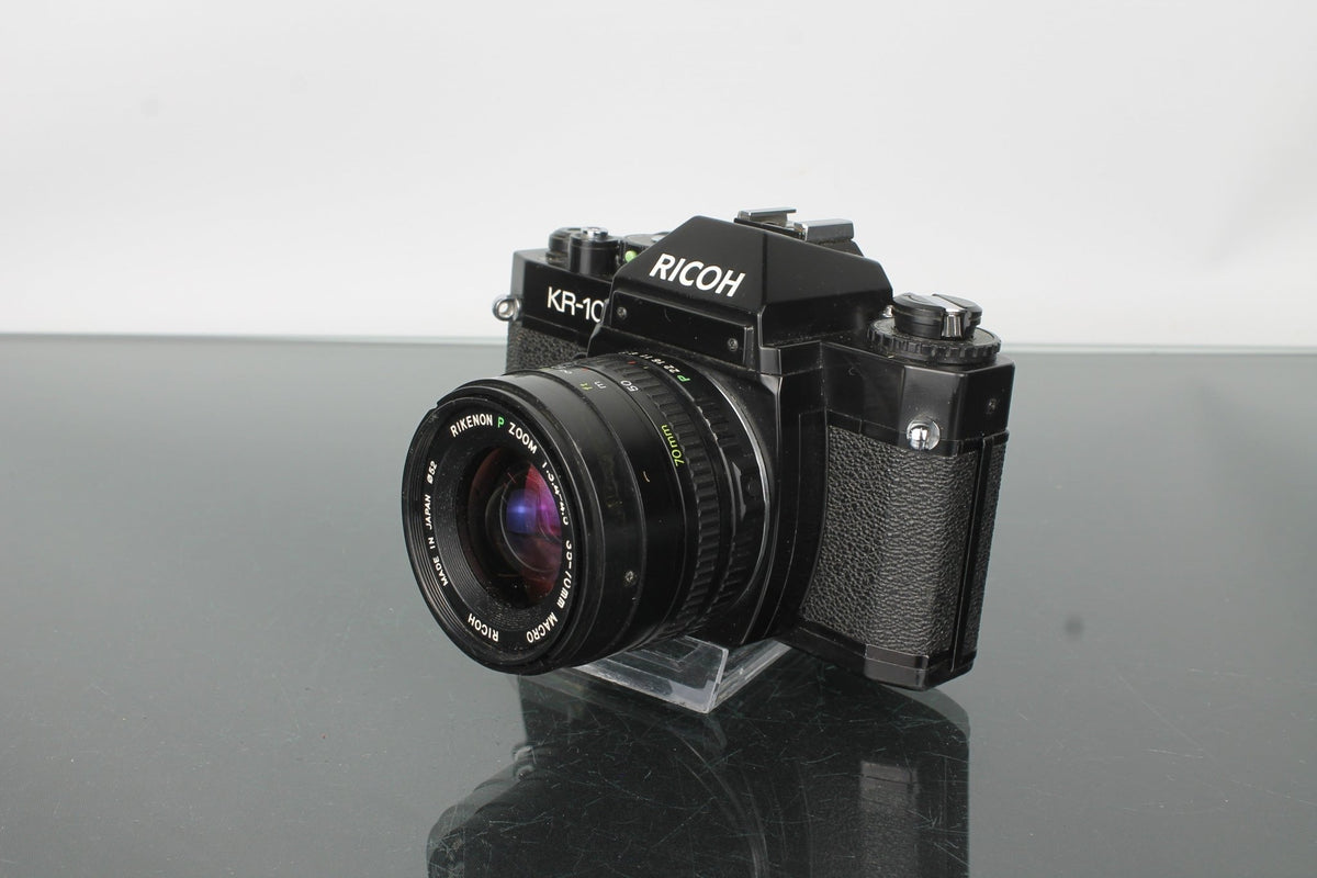 Ricoh KR - 10 + Ricoh P 35 - 70mm f/3.4 - 4.5 - Dutch|Thrift