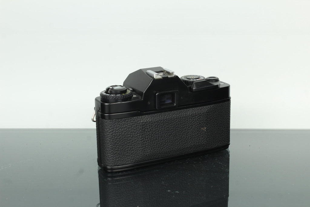 Ricoh KR - 10 Super Rikenon P 50mm f/2 - Dutch|Thrift