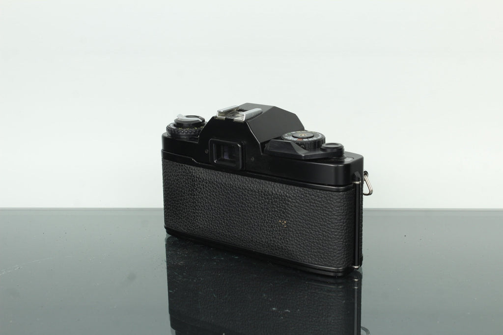 Ricoh KR - 10 Super Rikenon P 50mm f/2 - Dutch|Thrift