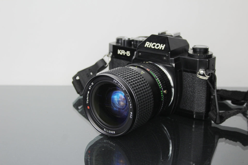 Ricoh KR - 5 + Tokina AT - X 28 - 85mm 1:3.5 - 4.5 lens (Pentax K mount) - Dutch|Thrift
