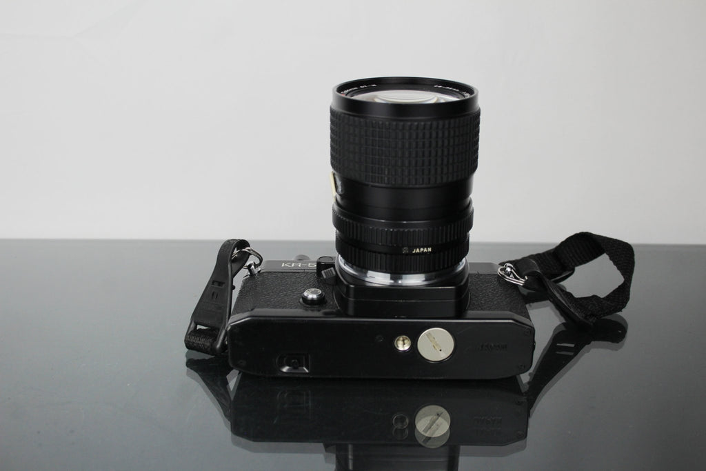 Ricoh KR - 5 + Tokina AT - X 28 - 85mm 1:3.5 - 4.5 lens (Pentax K mount) - Dutch|Thrift
