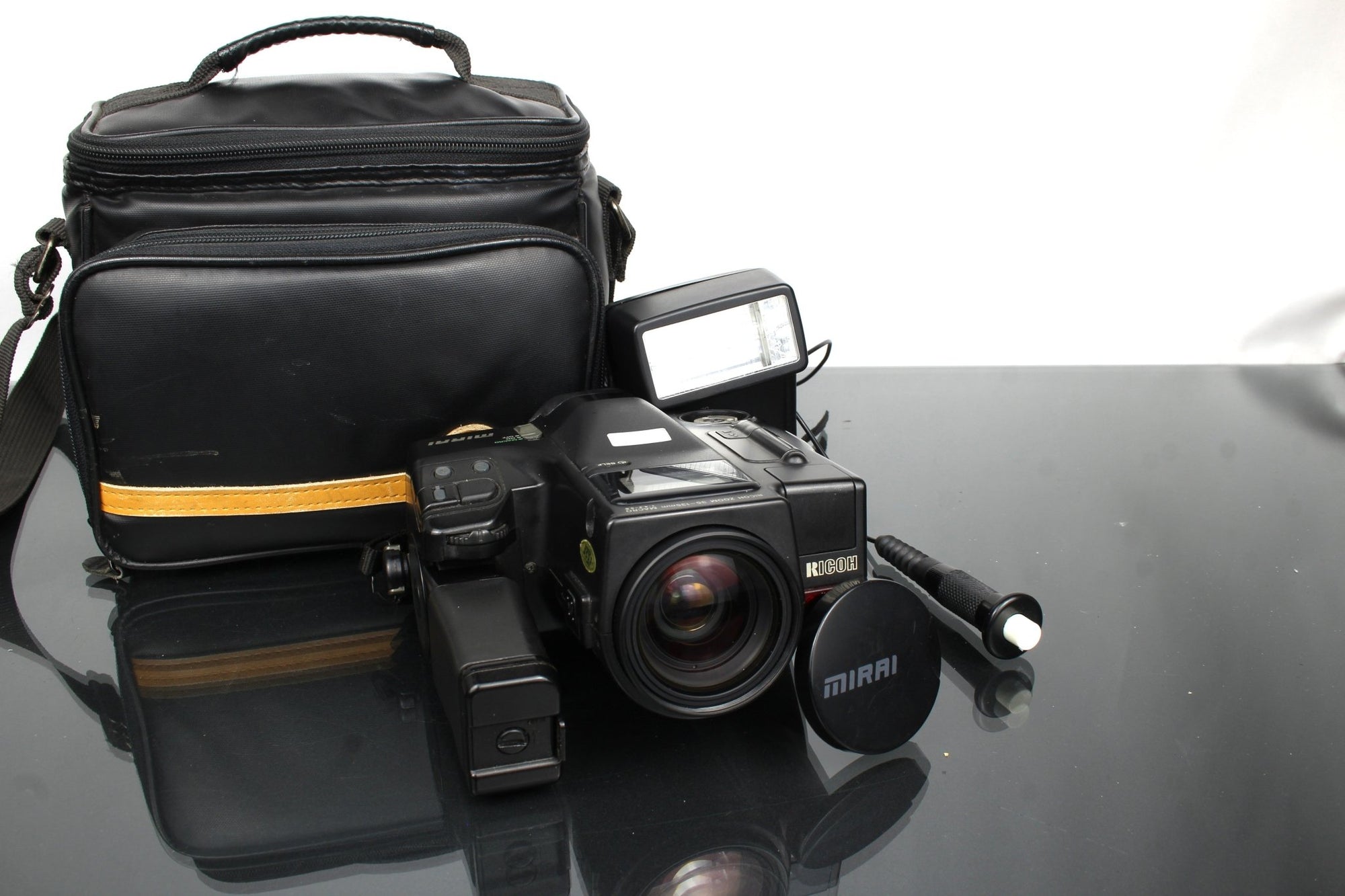 Ricoh Mirai Zoom 35 - 135mm + Ricoh Flash - Dutch|Thrift