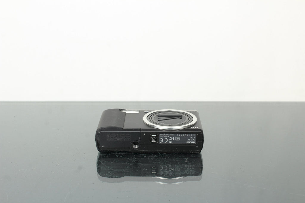 Ricoh R8 - Dutch|Thrift