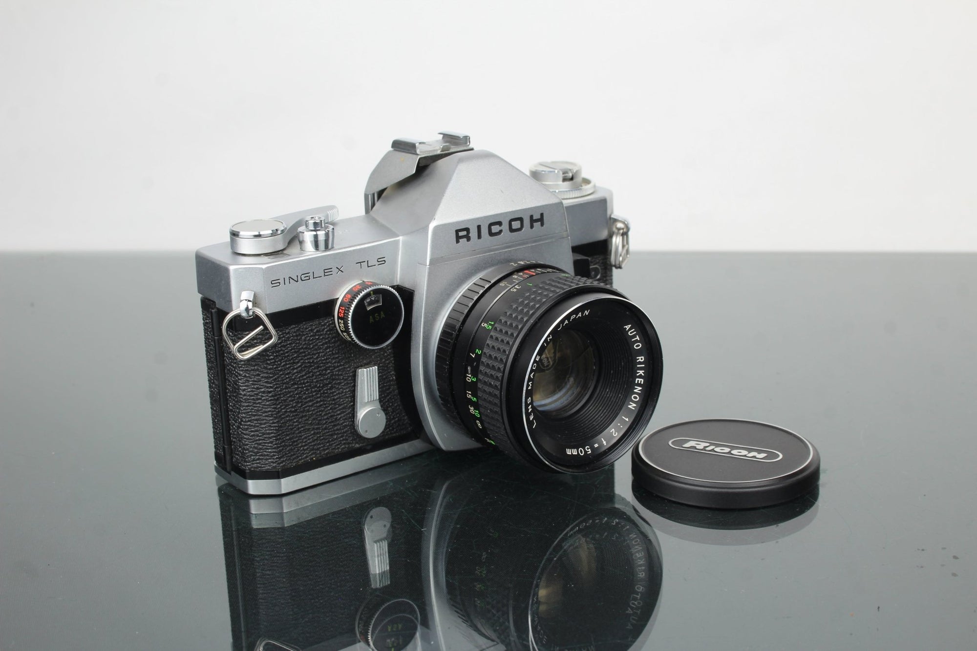 Ricoh Singlex TLS + 50mm 1:2 Ricoh lens - Dutch|Thrift