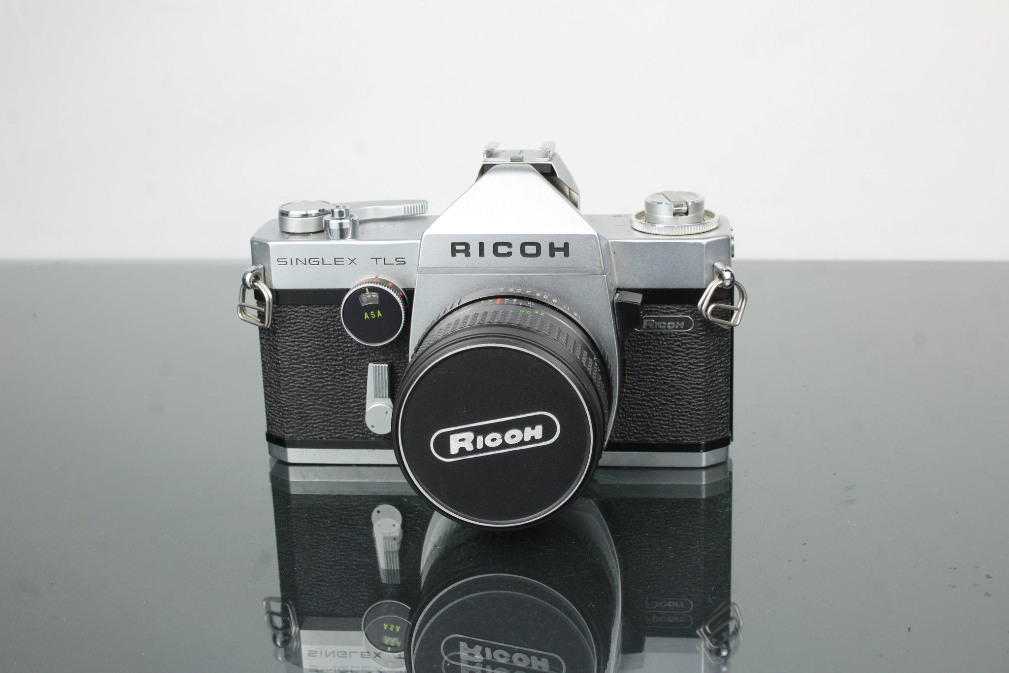 Ricoh Singlex TLS + 50mm 1:2 Ricoh lens – Dutch|Thrift