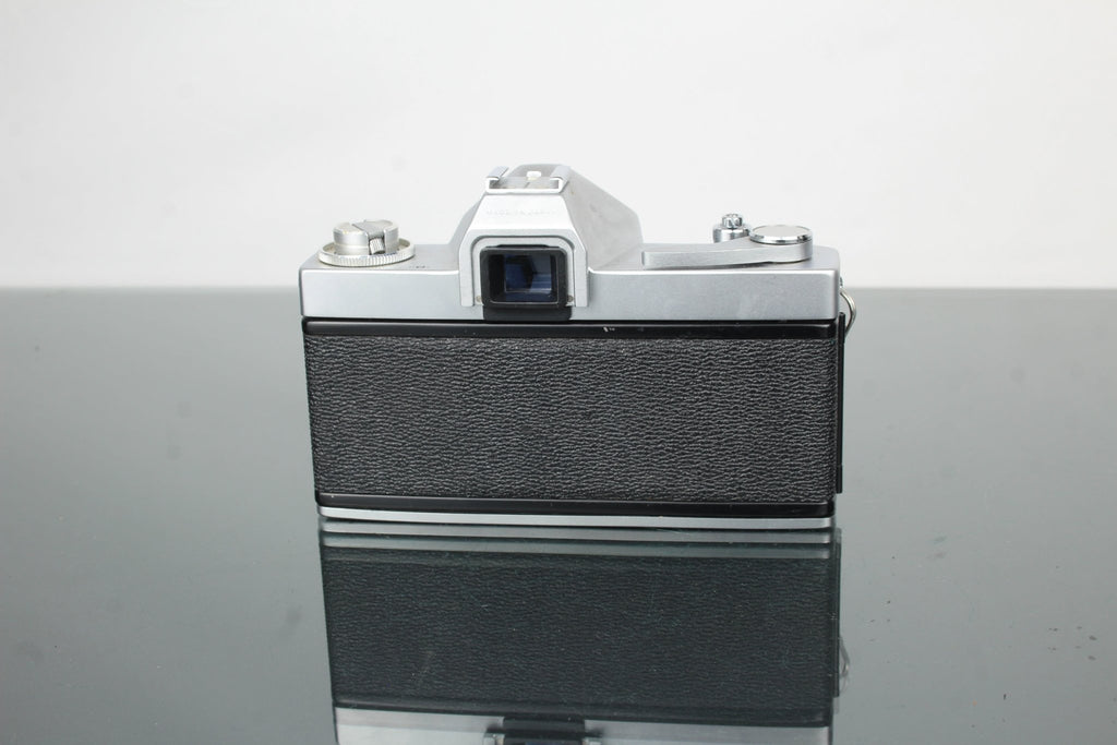 Ricoh Singlex TLS + 50mm 1:2 Ricoh lens - Dutch|Thrift