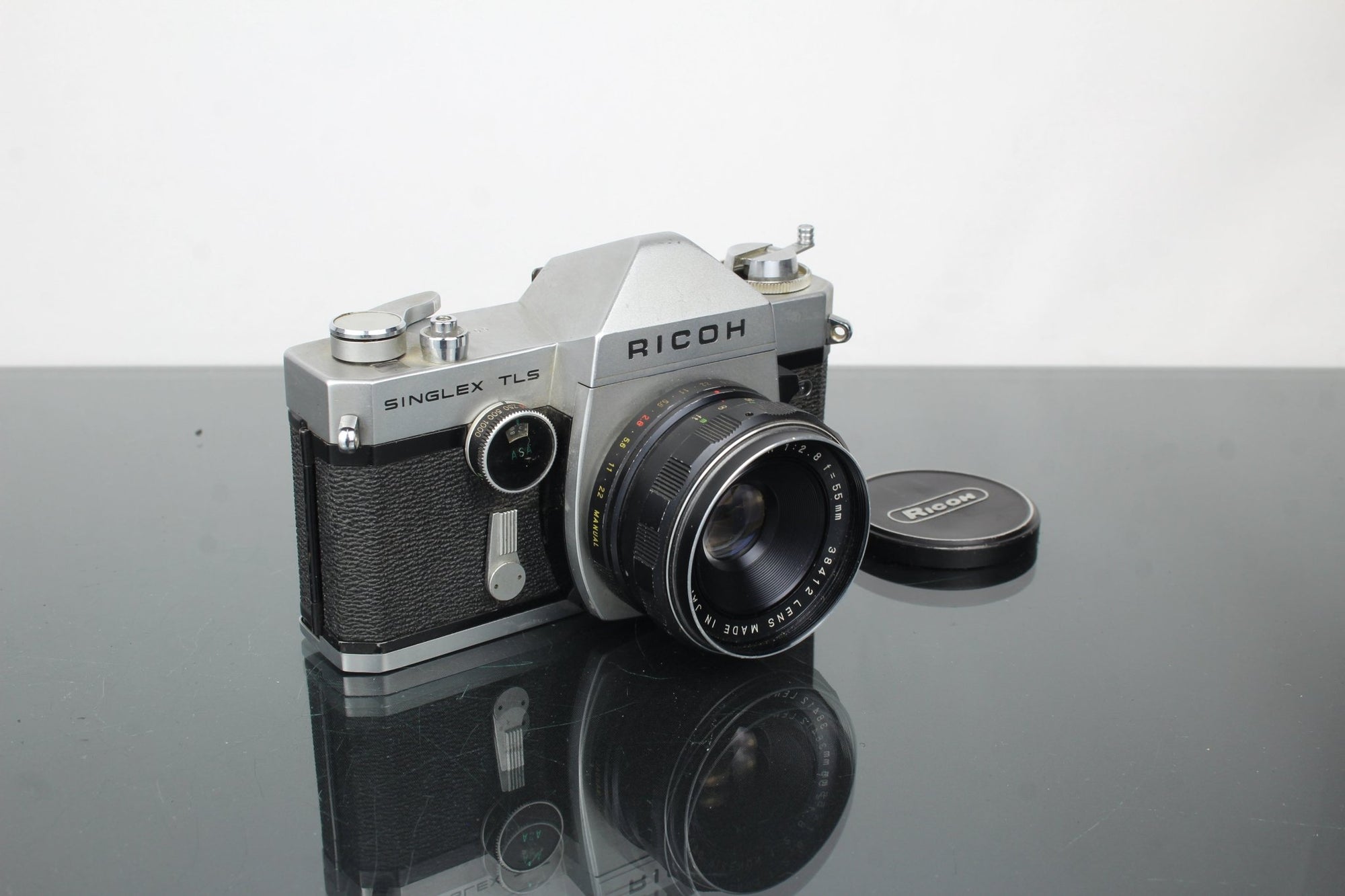 Ricoh Singlex TLS + Auto Rikenon 55mm f/2.8 lens - Dutch|Thrift