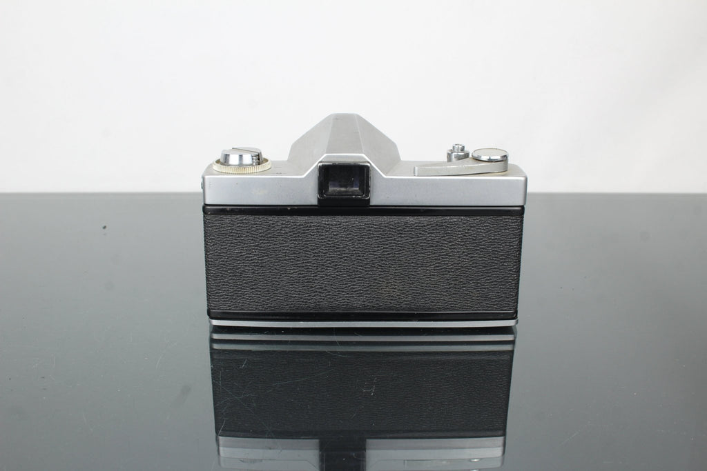 Ricoh Singlex TLS + Auto Rikenon 55mm f/2.8 lens - Dutch|Thrift