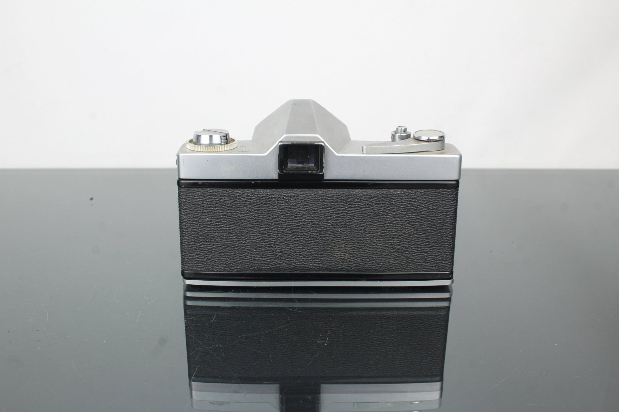 Ricoh Singlex TLS + Auto Rikenon 55mm f/2.8 lens - Dutch|Thrift