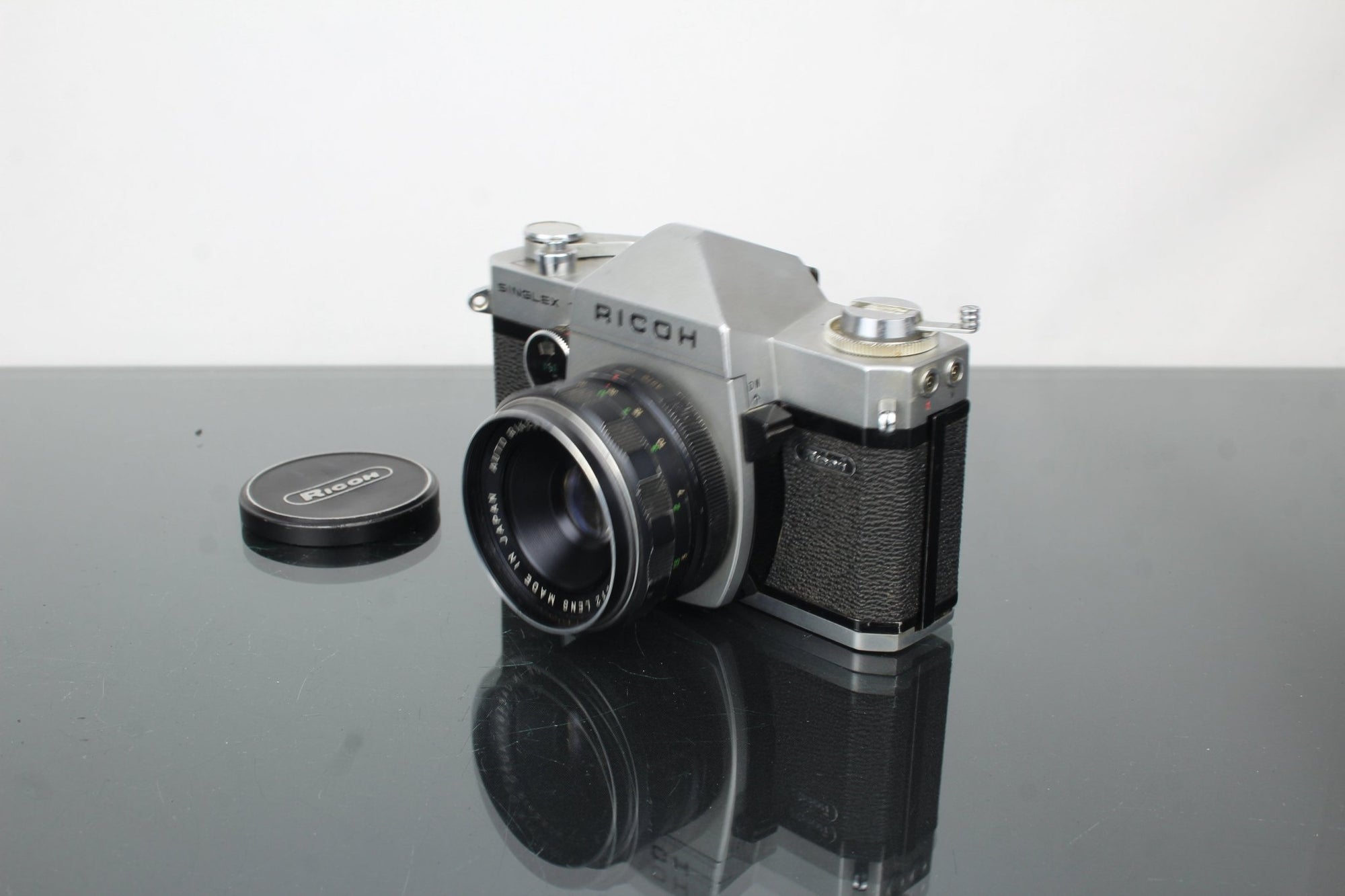 Ricoh Singlex TLS + Auto Rikenon 55mm f/2.8 lens - Dutch|Thrift