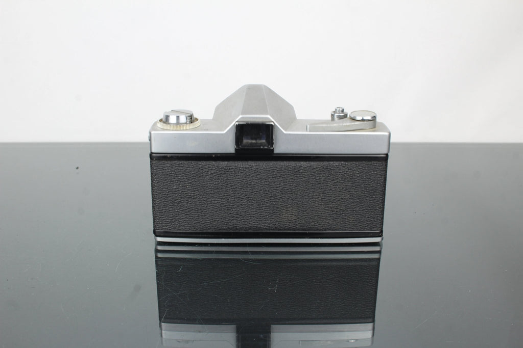 Ricoh Singlex TLS + Auto Rikenon 55mm f/2.8 lens - Dutch|Thrift