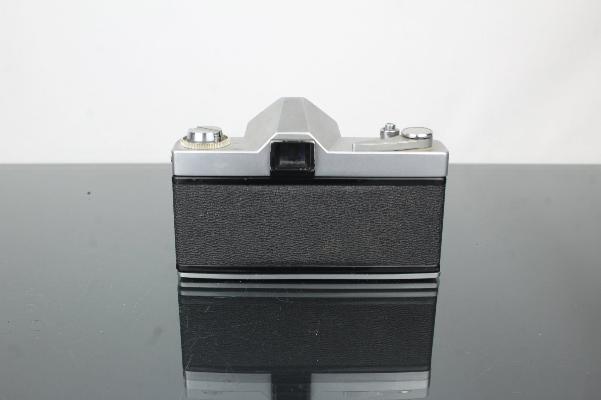 Ricoh Singlex TLS + Auto Rikenon 55mm f/2.8 lens - Dutch|Thrift