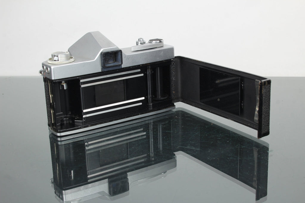 Ricoh Singlex TLS + Petri Auto 55mm f/2.8 lens - Dutch|Thrift