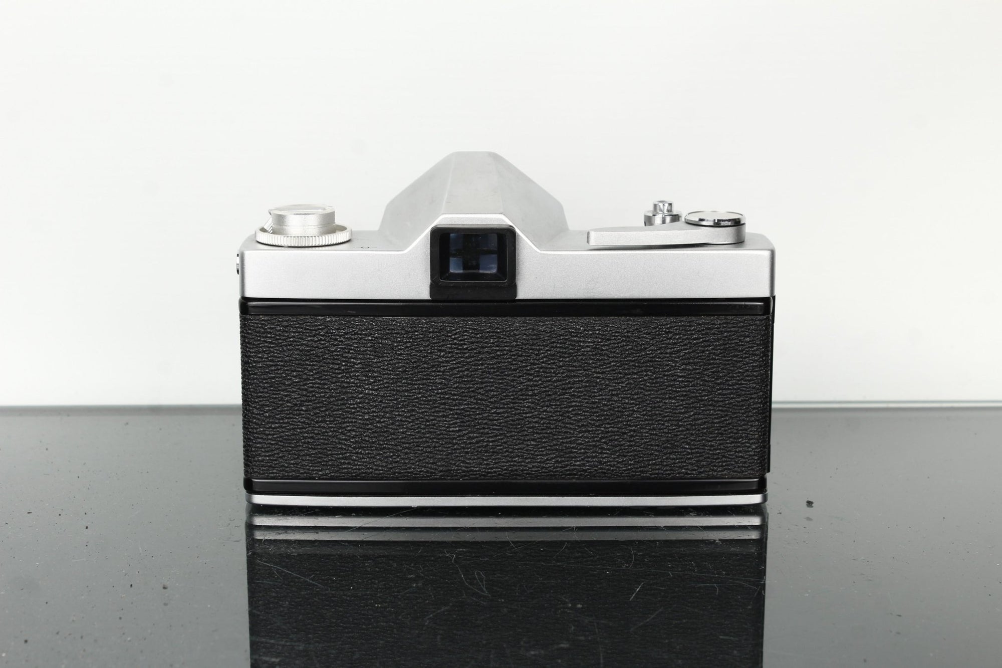 Ricoh Singlex TLS + Vivitar 35mm 1:2.8 - Dutch|Thrift