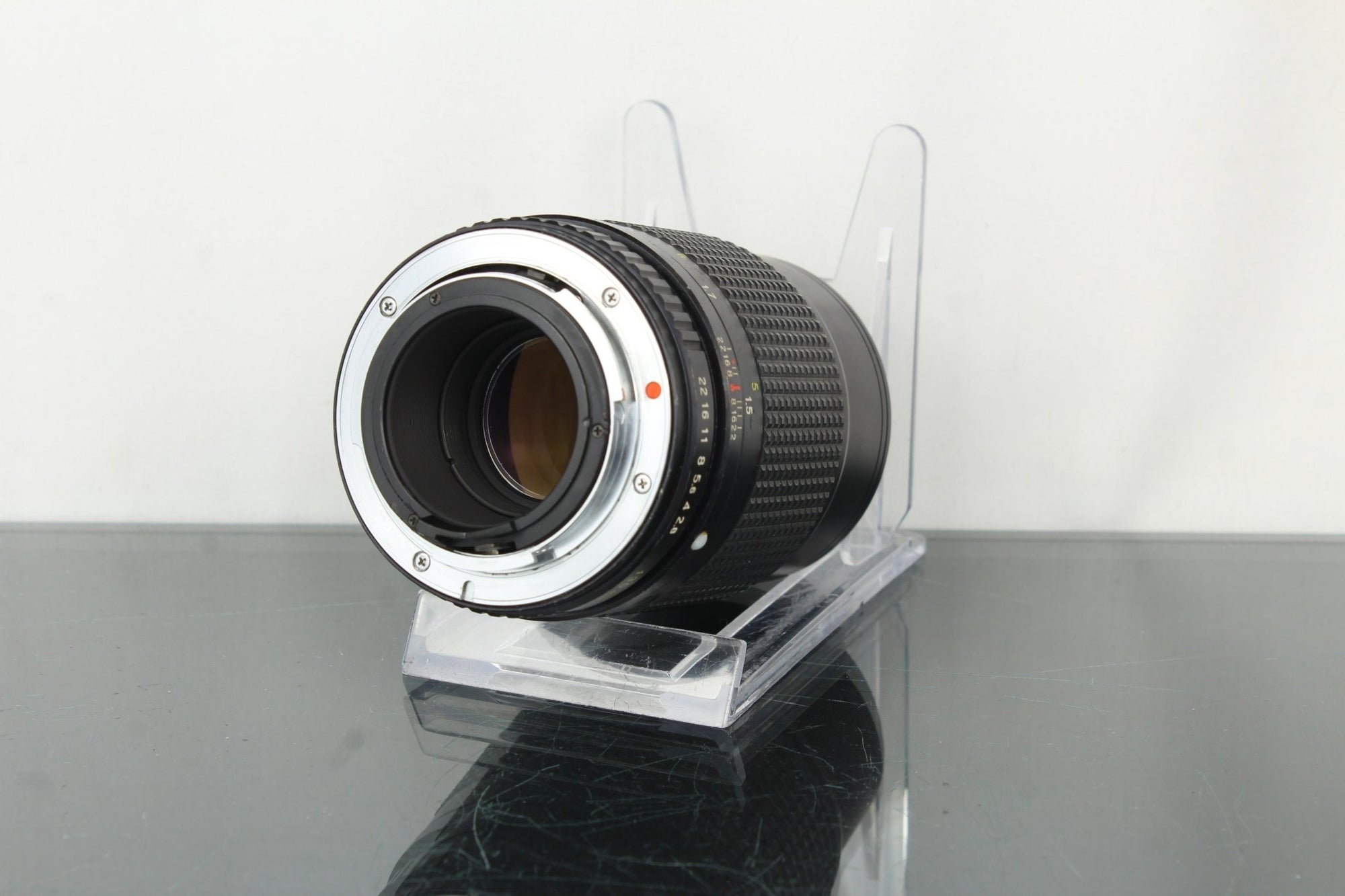 Ricoh XR Rikenon 135mm f/2.8 - Dutch|Thrift