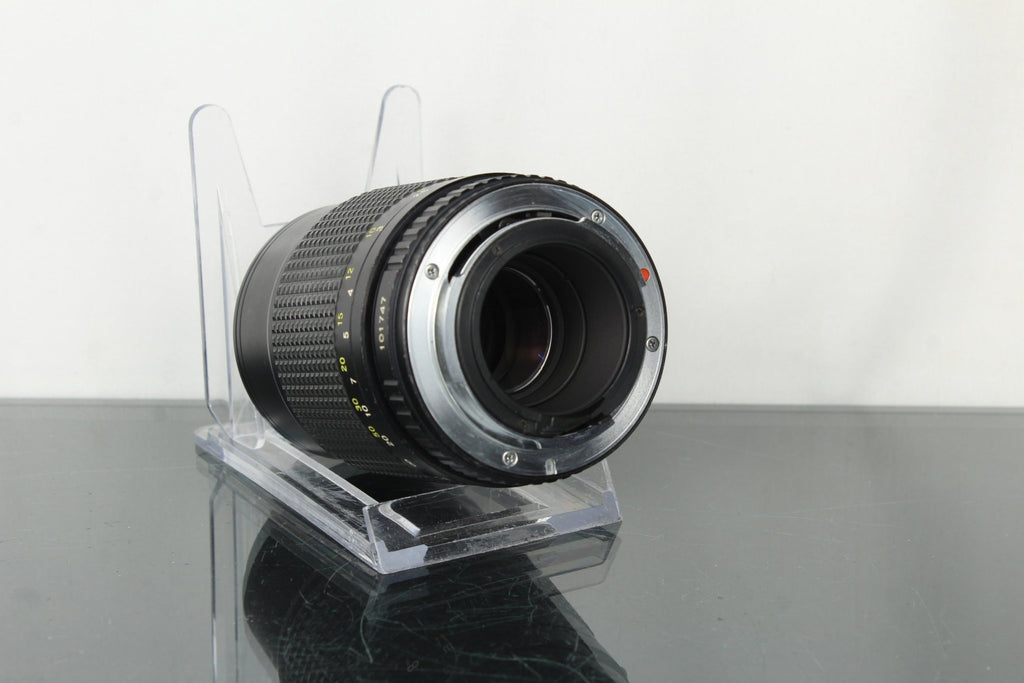 Ricoh XR Rikenon 135mm f/2.8 - Dutch|Thrift