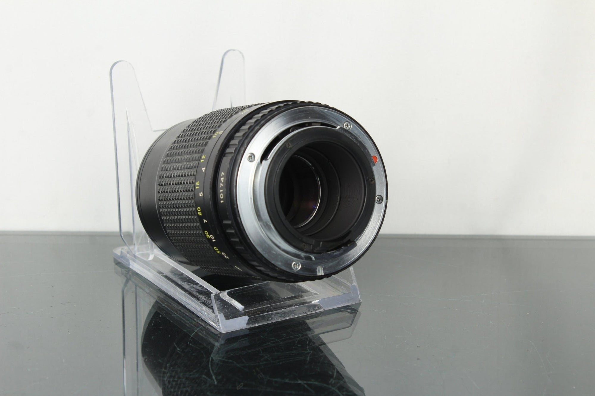 Ricoh XR Rikenon 135mm f/2.8 - Dutch|Thrift