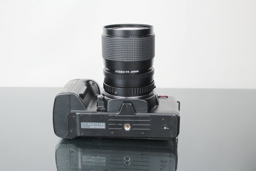 Ricoh XR - X 3000 Date + Rikenon 28 - 80mm 1:3.5 - 5.6 lens - Dutch|Thrift