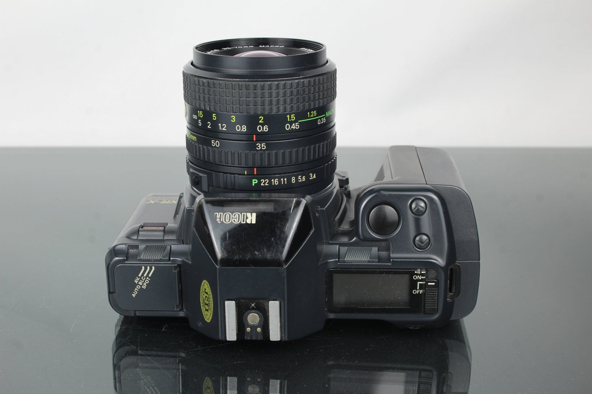 Ricoh XR - X + Rikenon P Zoom 35 - 70mm 3.4 - 4.5 lens - Dutch|Thrift