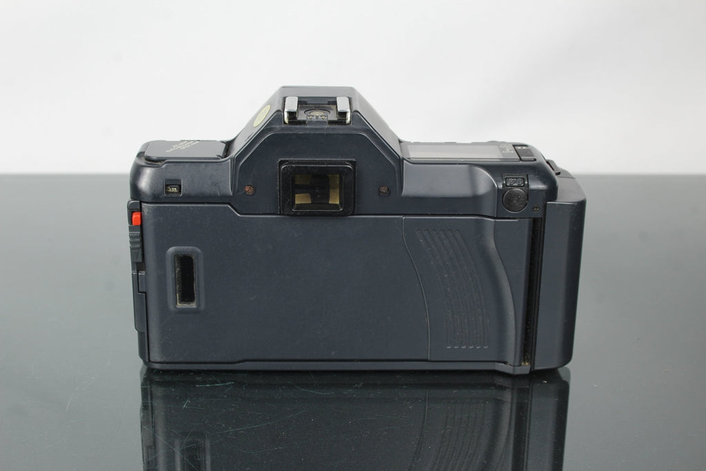 Ricoh XR - X + Rikenon P Zoom 35 - 70mm 3.4 - 4.5 lens - Dutch|Thrift