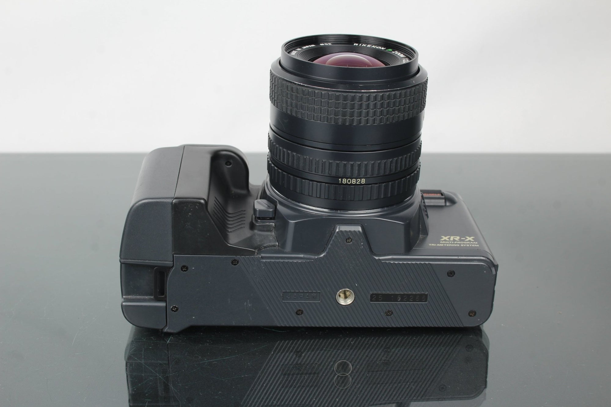 Ricoh XR - X + Rikenon P Zoom 35 - 70mm 3.4 - 4.5 lens - Dutch|Thrift