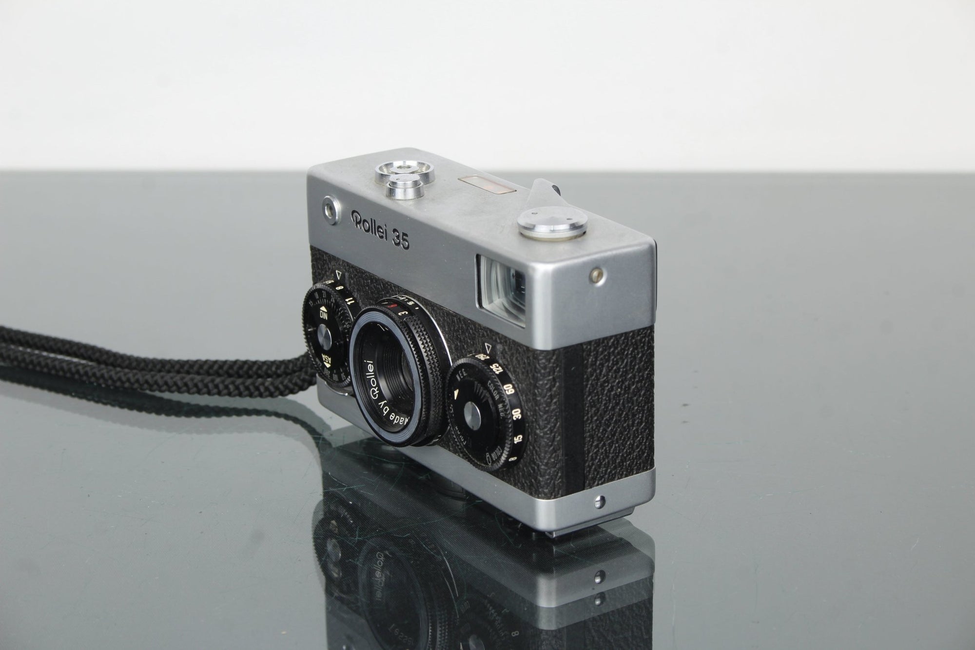 Rollei 35 - Dutch|Thrift