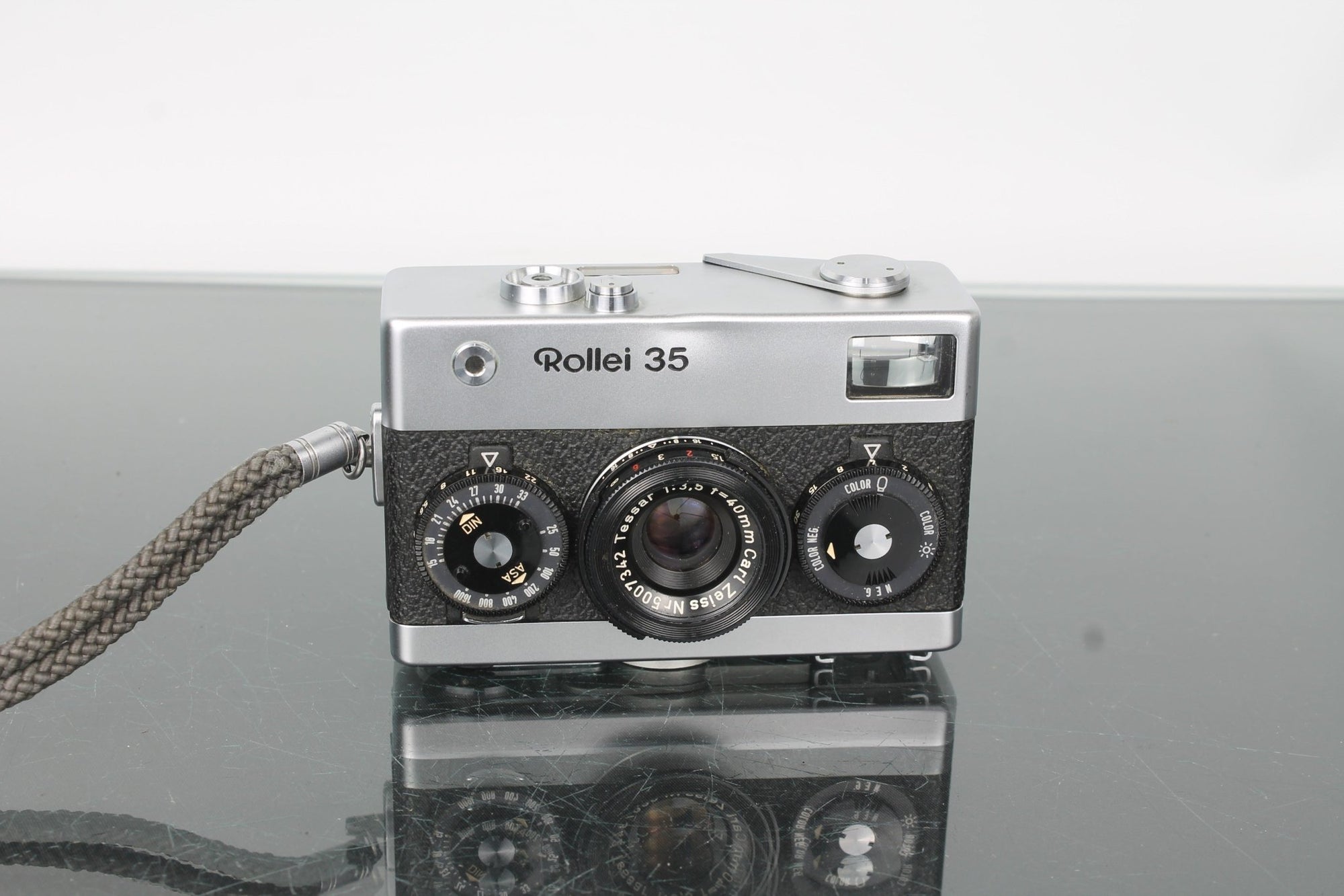 Rollei 35 - Dutch|Thrift