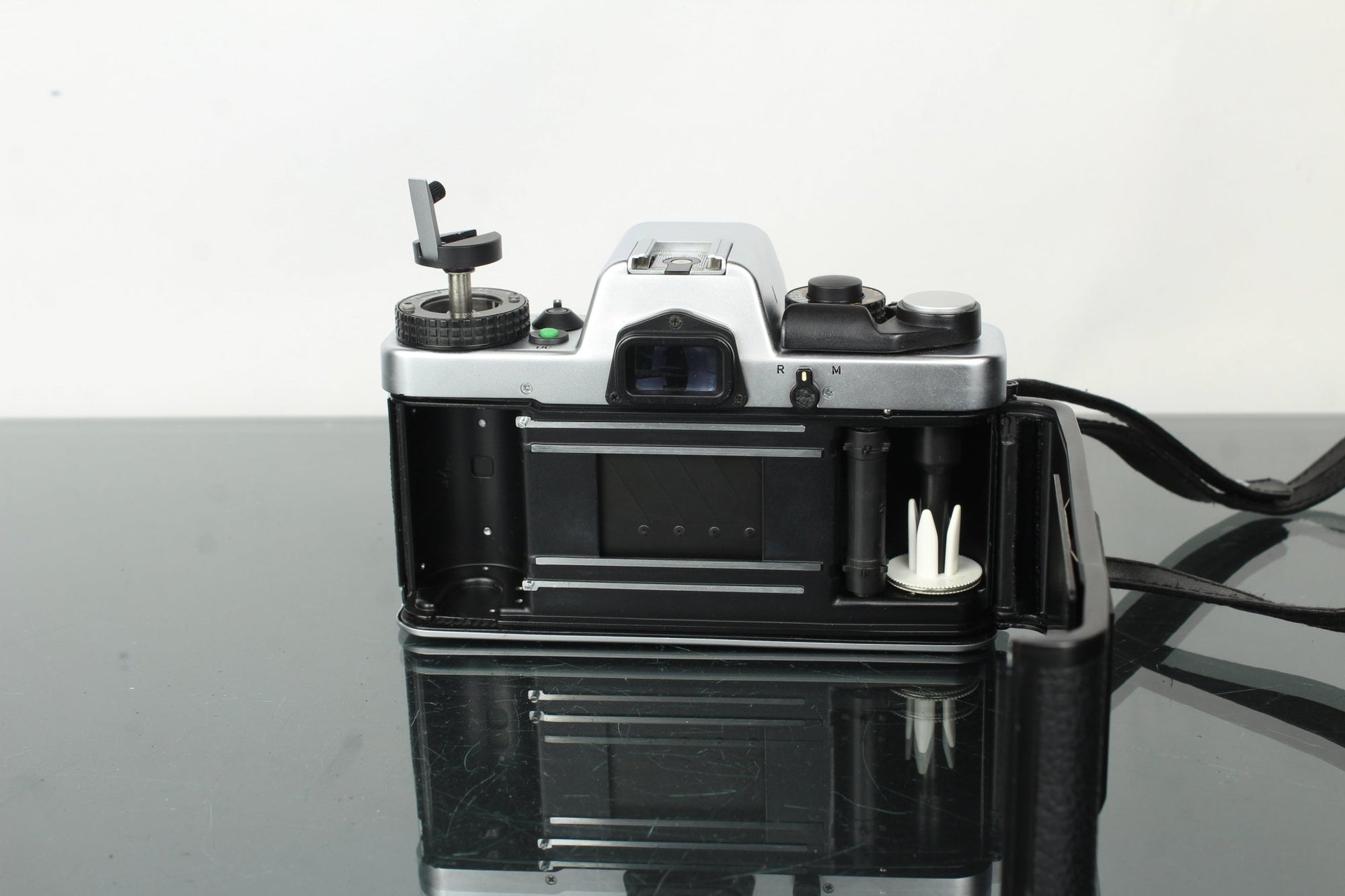 Rolleiflex SL35 E + Rollei HFT Planar 50mm 1.8 lens - Dutch|Thrift